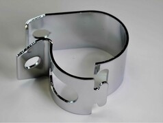 Verchromte Edelstahl Scheinwerferschelle f�r LKW, mit Befestigungsloch und Ausschnitt f�r Kabeldurchf�hrung.