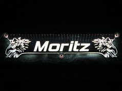 LED-beleuchtetes Namensschild aus klarem Acryl mit wei� leuchtendem Namen 