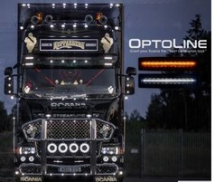 Ein Scania LKW mit umfangreicher LED-Beleuchtung und LEDSON Sonnenblendenlampen in Orange und Wei�. OPTOLINE.