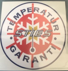 Runder Scandi Aufkleber mit rotem Schneeflocken-Design, Schriftzug 