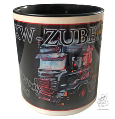 Black Warrior Paint Tasse in Wei�/Schwarz mit detailreichem LKW-Druck.