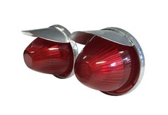 Retro Innen Lampe Doppelpack mit rotem Glas, silbernem Geh�use und Blende.