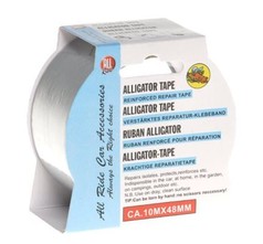 Eine Rolle graues Alligator Gewebeband in der Verpackung. Aufschrift: Alligator Tape, ca. 10m x 48mm.