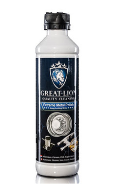 Wei�e Produktflasche Great Lion Extreme Metal Polish mit schwarzem Deckel. Das Etikett zeigt gl�nzende Metallteile.