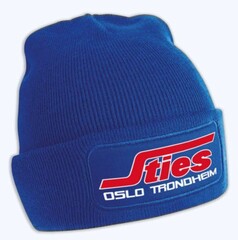 Blaue Strickm�tze mit Sties Logo und Schriftzug Oslo Trondheim.