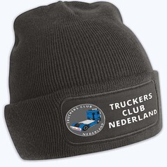 Schwarze Strickm�tze mit aufgen�htem Patch. Der Patch zeigt einen blauen LKW und den Schriftzug 