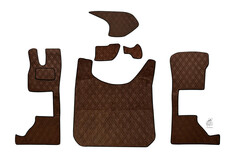Braunes, gestepptes Bodenset f�r LKW, mit Fu�matten und Tunnelabdeckung.