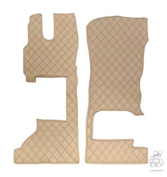 Beigefarbene, gesteppte Kunstleder-Einbau-Fu�matten f�r DAF XG/XG+ mit Klappstuhl-Beifahrersitz.