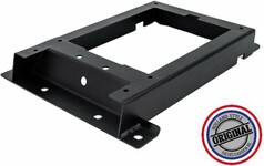 Schwarze, pulverbeschichtete tiefe Sitzkonsole aus Metall mit Montagebohrungen.