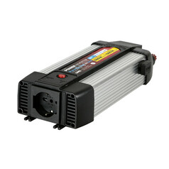 Silberner Power Inverter mit schwarzem Geh�use, Schuko-Steckdose und L�ftungsschlitzen. Aufschrift: Pure Sine Wave.