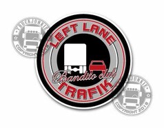 Runder Aufkleber "Bandito Club" in Schwarz, Rot, Wei� mit Text "LEFT LANE TRAFIK" und LKW- & PKW-Silhouetten.