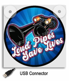Leuchtkasten "Loud Pipes Save Lives" mit blauem Hintergrund und H�rner-Motiv. USB-Anschluss.
