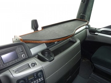 Gro�e Ablage gro�er Ausschnitt passend f�r MAN TGX bis Baujahr 2020