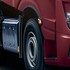 Radkasten eines roten Actros LKW mit Kotfl�gelverkleinerung aus ABS-Kunststoff.