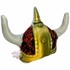 Rotes Pl�schkissen im Wikingerhelm-Design mit goldenen Details und hellen H�rnern.