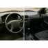 Vorher/Nachher-Vergleich: Verblichenes Cockpit wird aufgefrischt. Zeigt Lenkrad und Armaturenbrett.